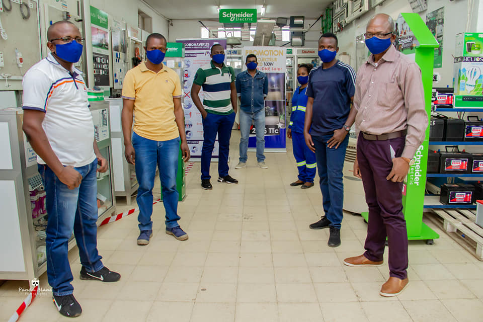 Première livraison des masques anti COVID-19 W&A à l'entreprise Panaco (RDC) resilience rse agence communication 1