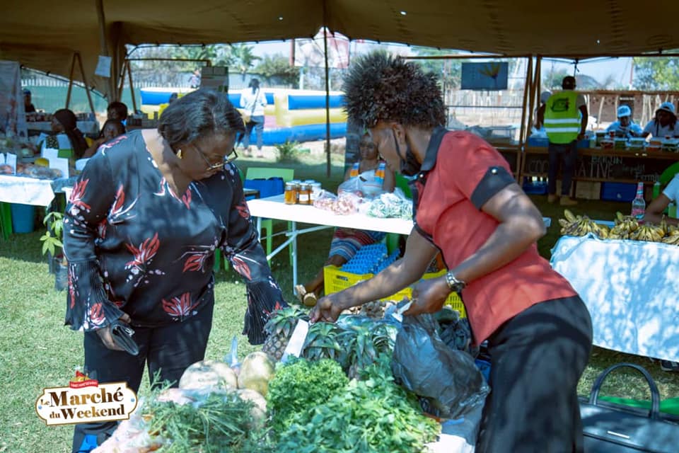 Retour sur le marché du weekend en republique democratique du congo juillet 2020 (81